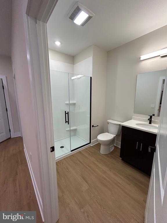 Building Photo - 624 Main St