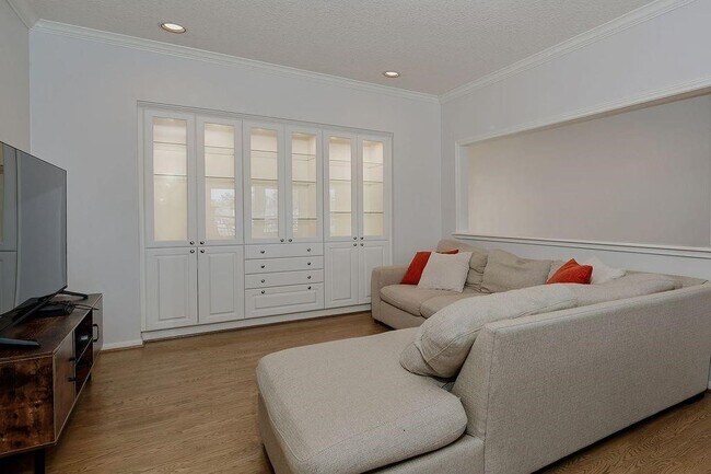 Building Photo - 12374 Lake Vista Dr