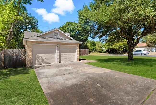 Building Photo - 12326 Tomanet Trail