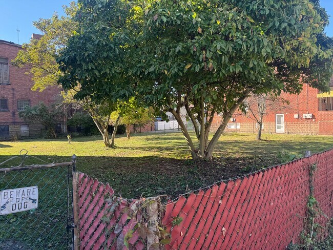 Building Photo - **3-Bedroom, 2-Bathroom House for Rent**