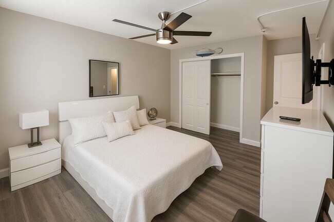 Building Photo - 801 Andrews Ave