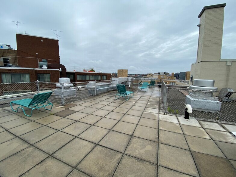 Roof Deck w/National Cathedral View - 2401 H St NW