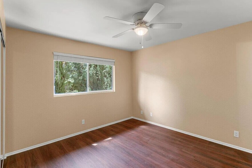 Building Photo - 39220 San Francisquito Canyon Rd