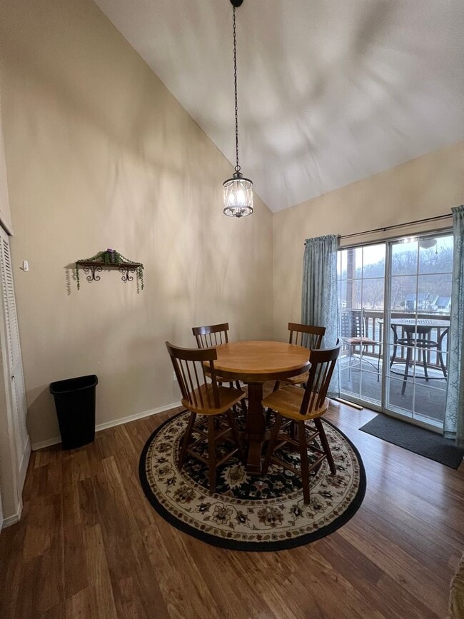 Building Photo - 680 Fall Creek Dr