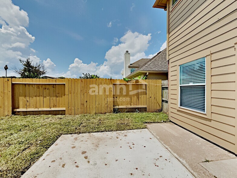 Building Photo - 6550 Garden Trail Ct