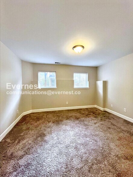 Building Photo - 5549 Prada Dr