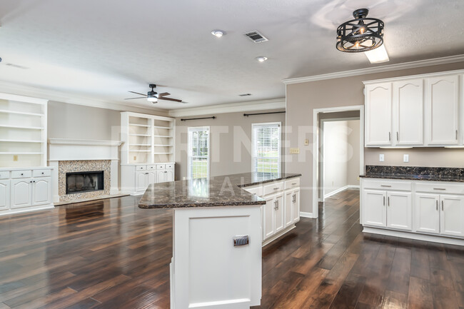 Building Photo - 8536 Plantation Ridge Rd