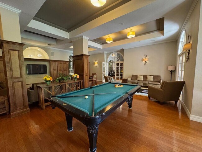 Building Photo - 1 Bedroom 1, 1/2 Bathroom fully renovated ...