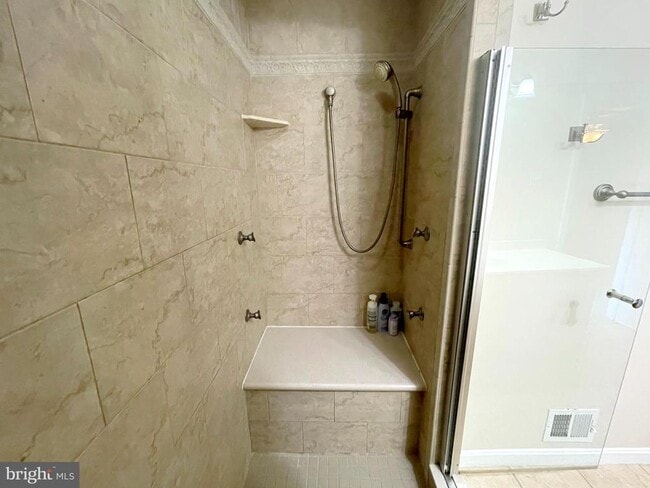 Building Photo - 11717 Rivershore Dr