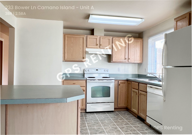 Building Photo - Sunny and Bright Territorial View Home