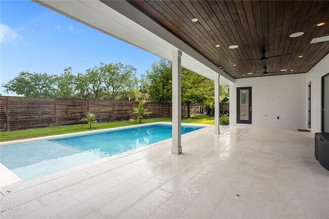 Building Photo - 1814 Barker Dr