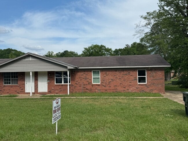 Building Photo - 4017 68th Ave