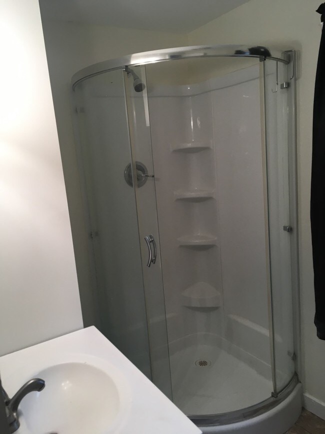 Building Photo - 148 Walnut St