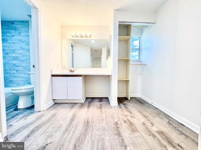 Building Photo - 4342 Pembrook Village Dr