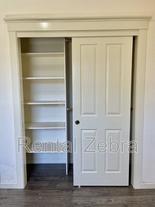 Building Photo - 233 Craftman Ct