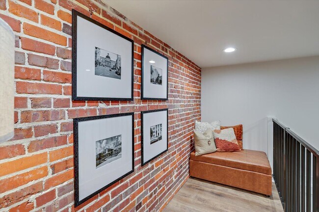 Building Photo - 116 S Roach St