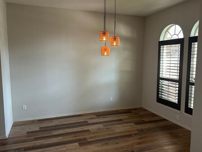 Building Photo - 5212 Blackwood Dr