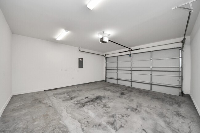 Building Photo - 2524 Live Oak St