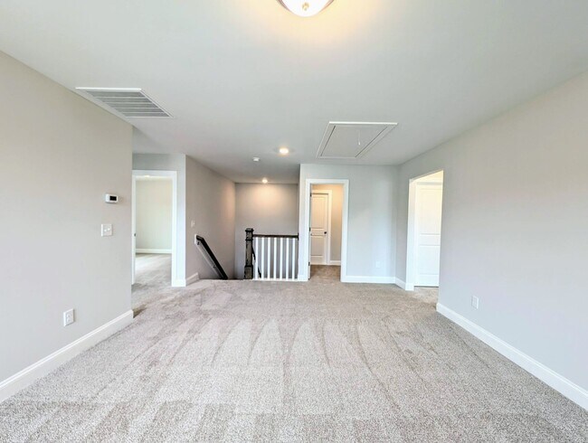 Building Photo - Barrington Dream Home