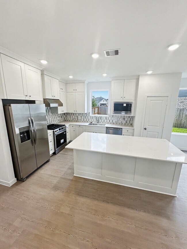 Building Photo - 26915 Nightingale Songs Dr