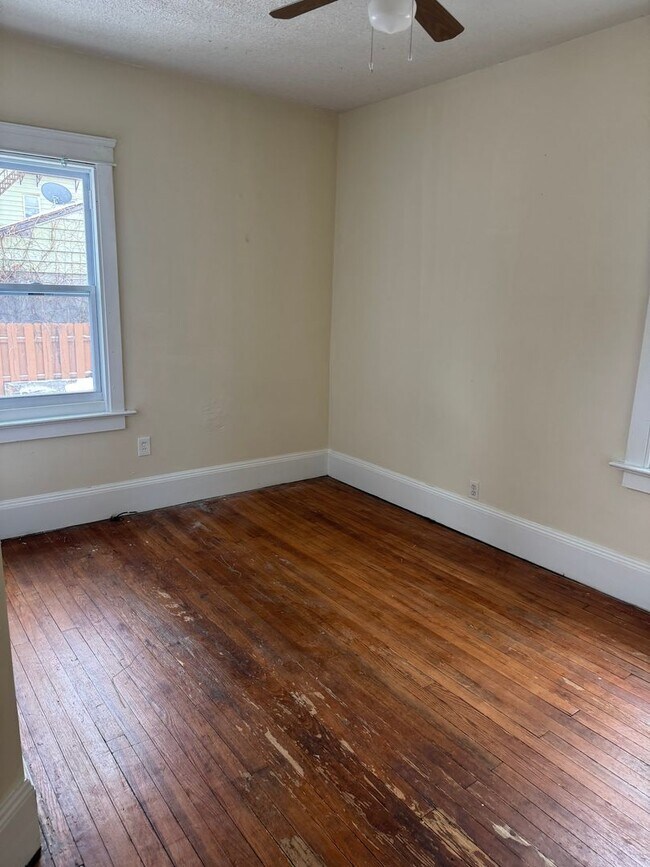 Building Photo - 9402 Pierpont Ave