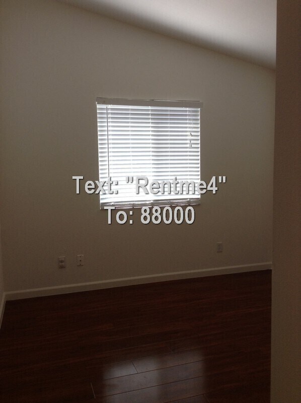 Building Photo - 3 Bedroom, 2 Bathroom Home in Elk Grove