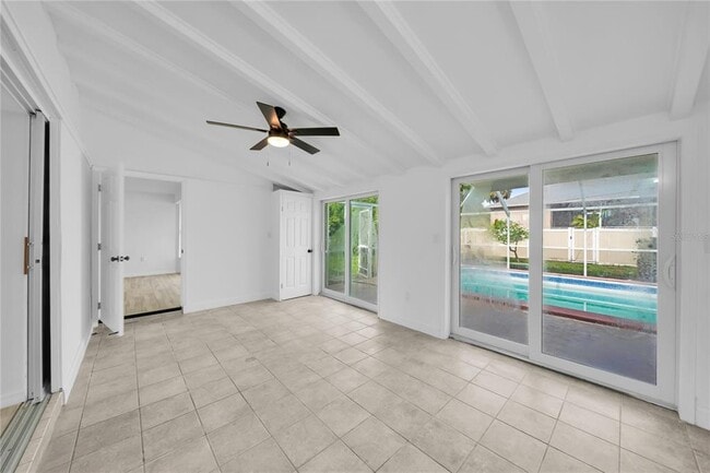 Building Photo - 3307 Pinetree St