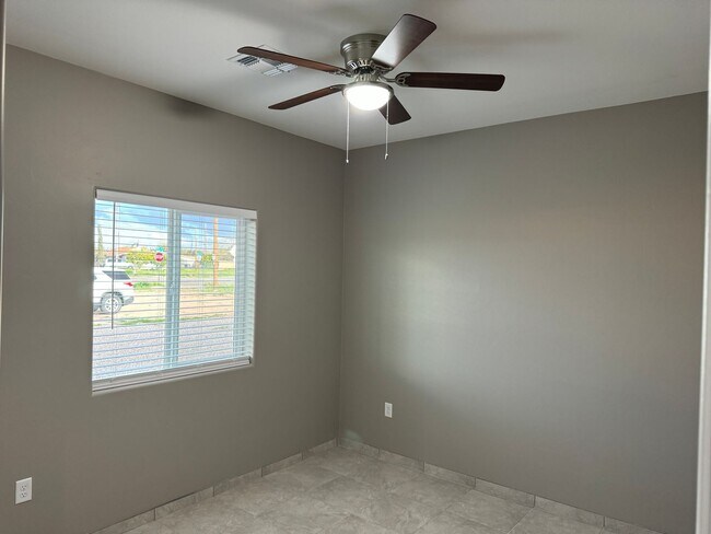 Building Photo - Beautiful Modern 3Bdm 2Ba Home, Easy Access to I-10, Must See!