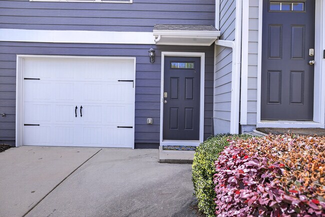 Building Photo - 1805 Liberty Pkwy NW