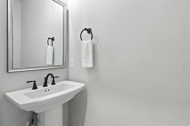 Building Photo - 2605 Thornhill Ln