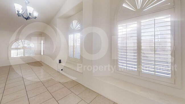 Building Photo - 795 S Camellia Dr