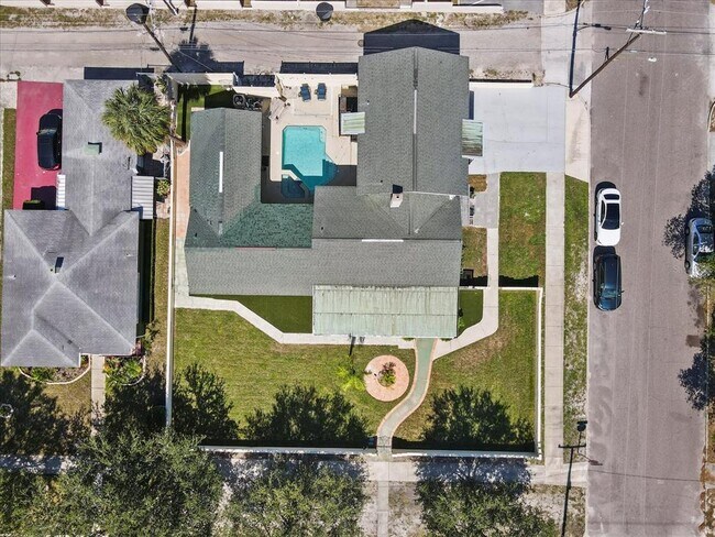 Building Photo - 3801 1st Ave S