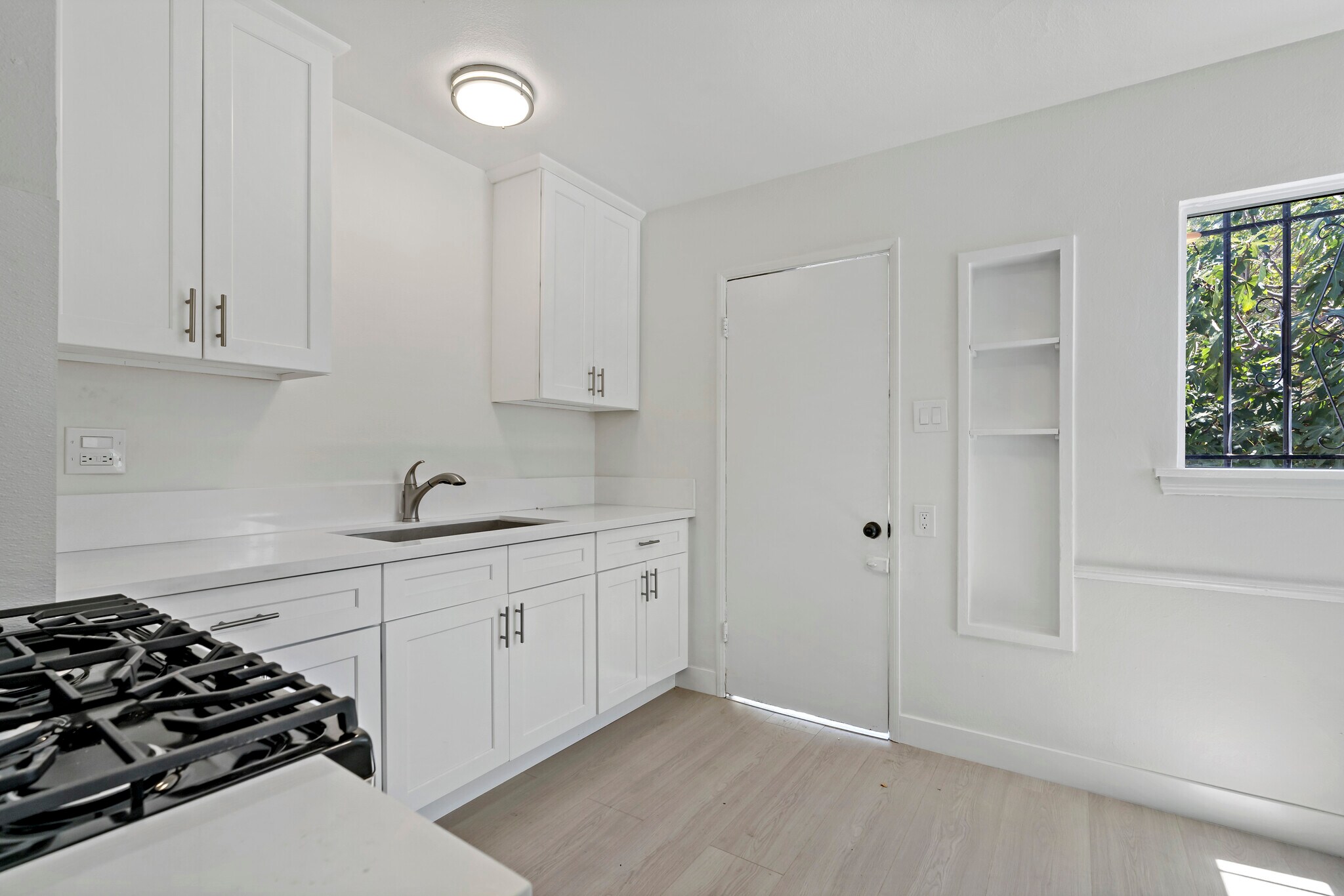 Building Photo - 5179 Bangor St