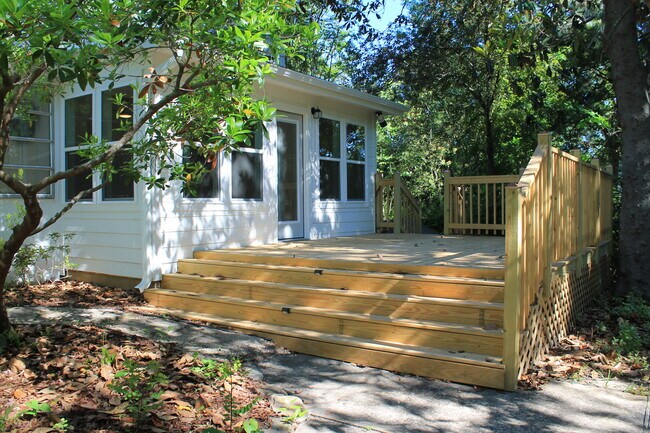 Building Photo - 275 Piney Ln