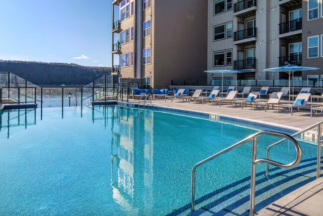 Building Photo - 79 Alexander St