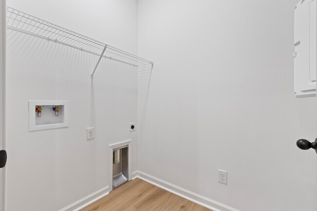 Building Photo - 116 Summer St