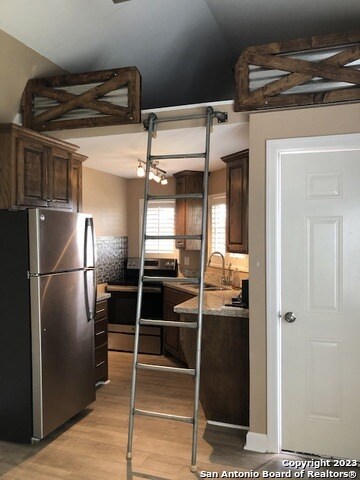 Building Photo - 245 Mount Pisgah Dr