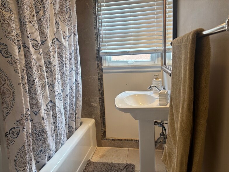 Building Photo - 4238 W Slauson Ave