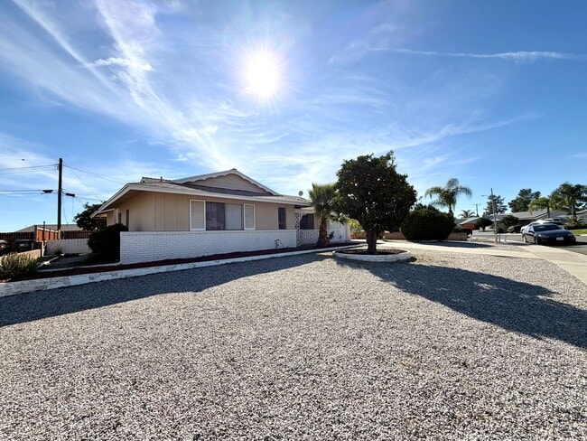 Building Photo - Low-Maintenance 2 Bed 2 Bath Home with Enclosed Patio in Sun City 55+ Community