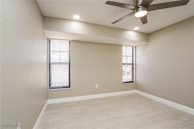 Building Photo - 1810 SW 21st Ln