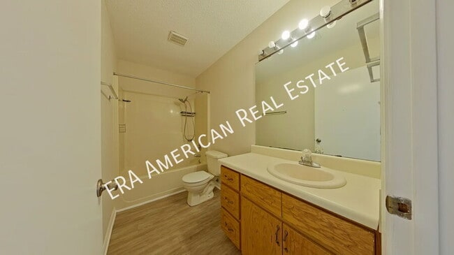 Building Photo - 122 Patton St