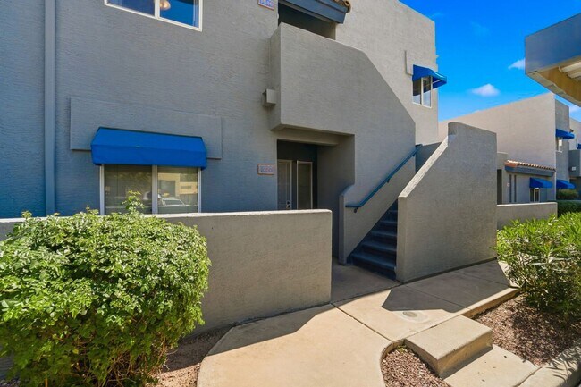 Building Photo - Fully Updated 2 Bed Mesa Condo | Quartz Counters + Pool & Spa