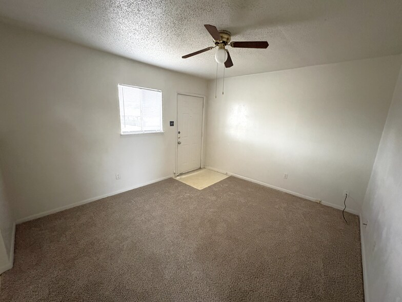 Building Photo - 602 Sunset Ln