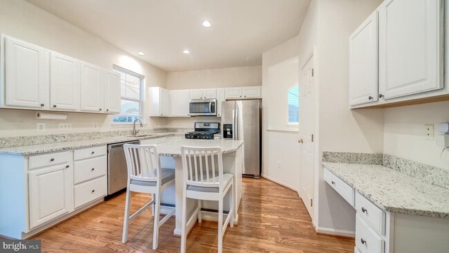 Building Photo - 43520 Laidlow St