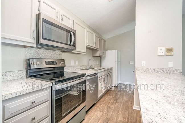 Building Photo - 6165 Meadow Rose Ln