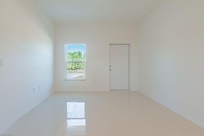 Building Photo - 2602 18th St W