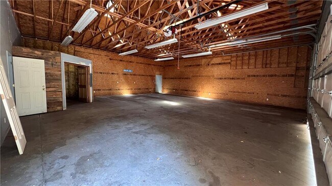 Building Photo - 8434 Majors Rd