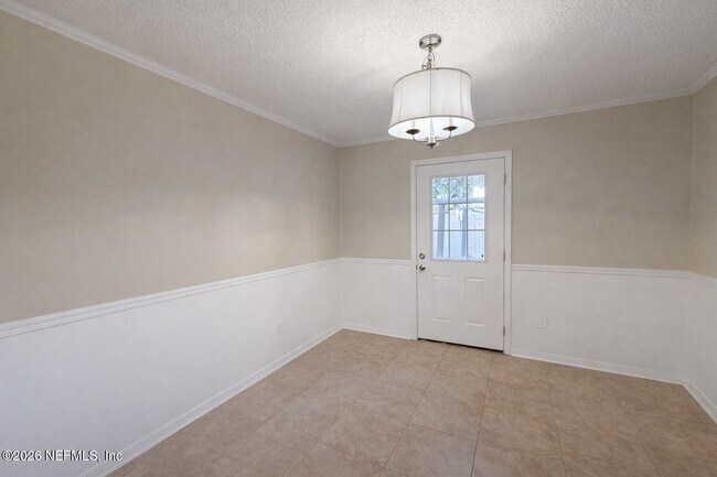 Building Photo - 7 Mitchell Ave