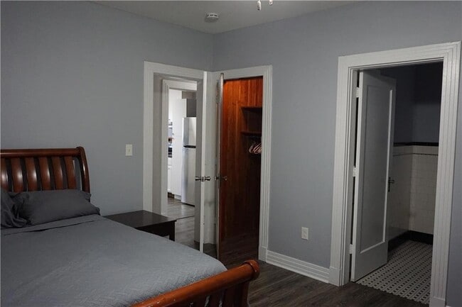 Building Photo - 177 W 5th St