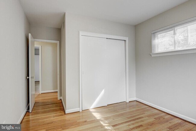 Building Photo - 5107 Bradley Blvd